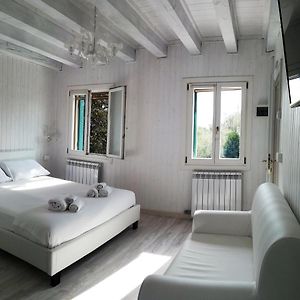 Camera standard con letto king size